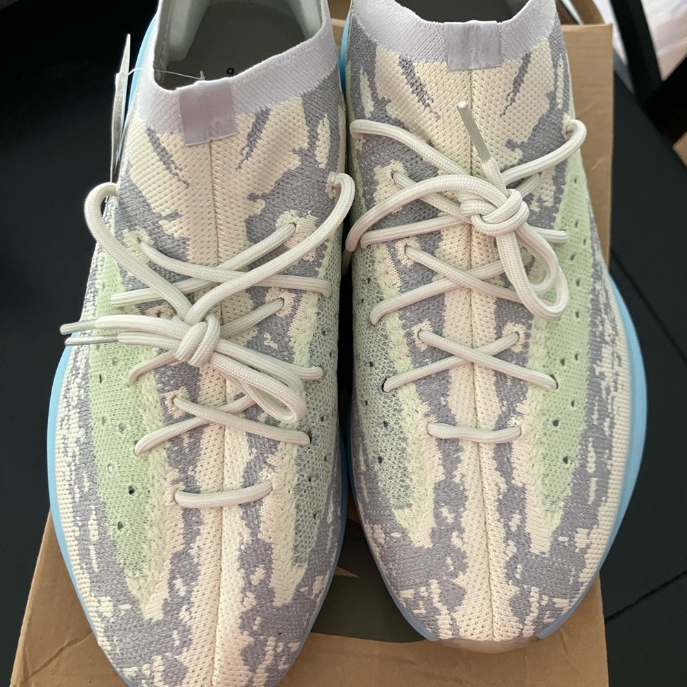 New Yeezy Boost Size 10.5
